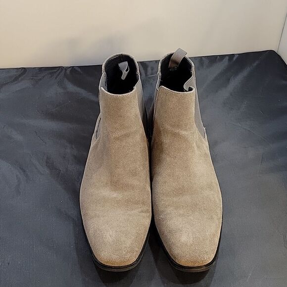 EXPRESS ALMOND TOE SLIP-ON MEN'S LEATHER BOOT - Picture 2 of 16